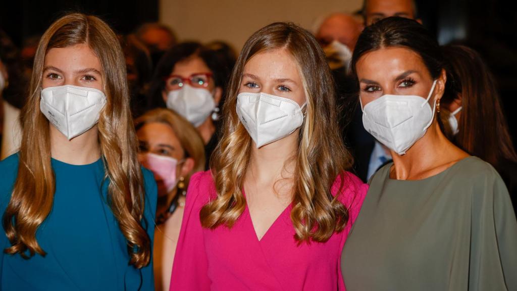 La reina Letizia y la princesa Leonor en una imagen de archivo.