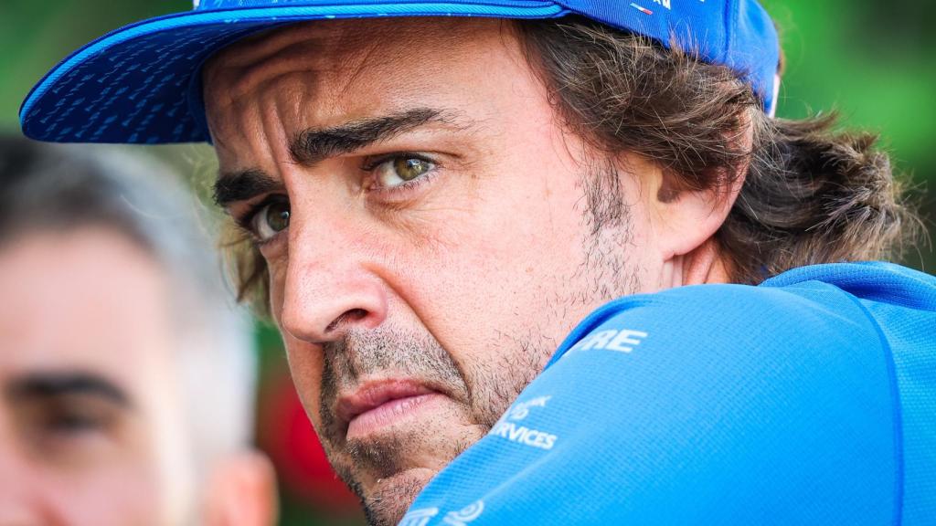 Fernando Alonso antes del Gran Premio de Azerbaiyán