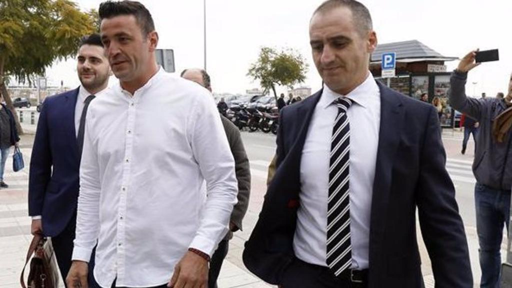 Foto de archivo de cuando David Serrano, dueño de la parcela en la que murió Julen, fue a los juzgados.