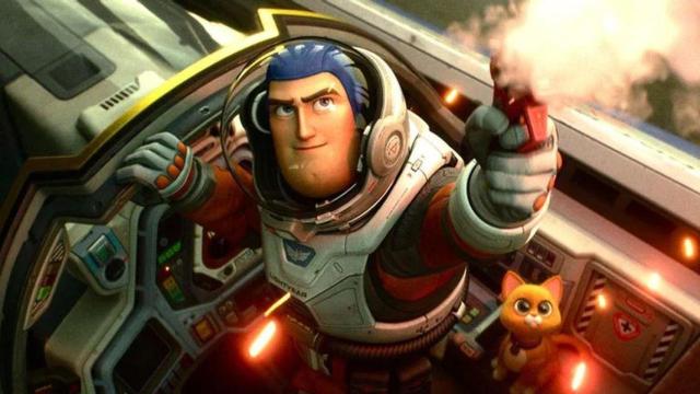 'Lightyear' explora los confines de la saga 'Toy Story' hasta el infinito y más alla.