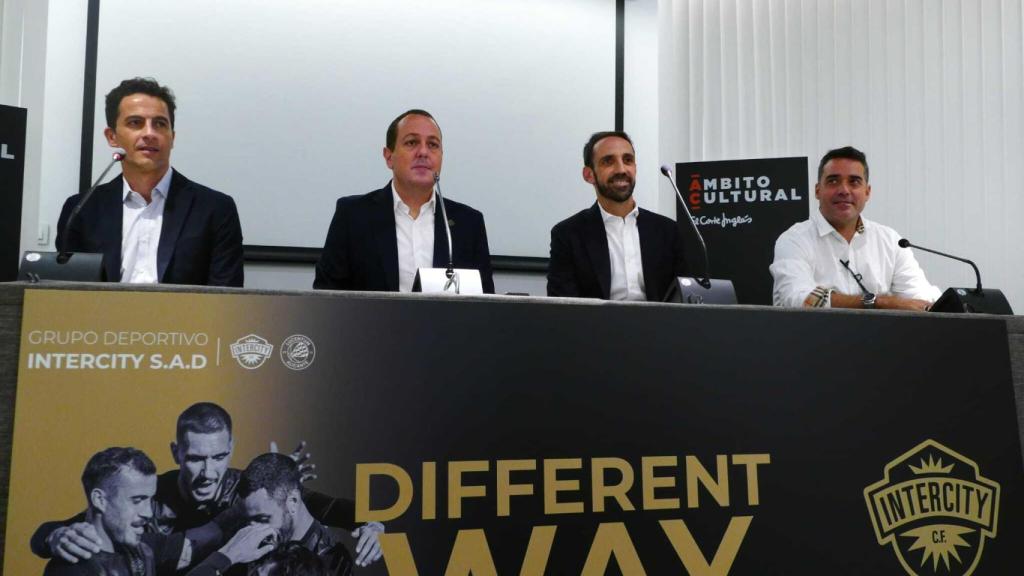 Juanfran y Jorge López aceptan el reto del ascenso y confirman a Siviero como entrenador.