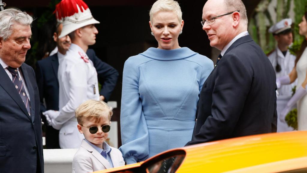 Charlène junto al príncipe Alberto en un acto en Mónaco.