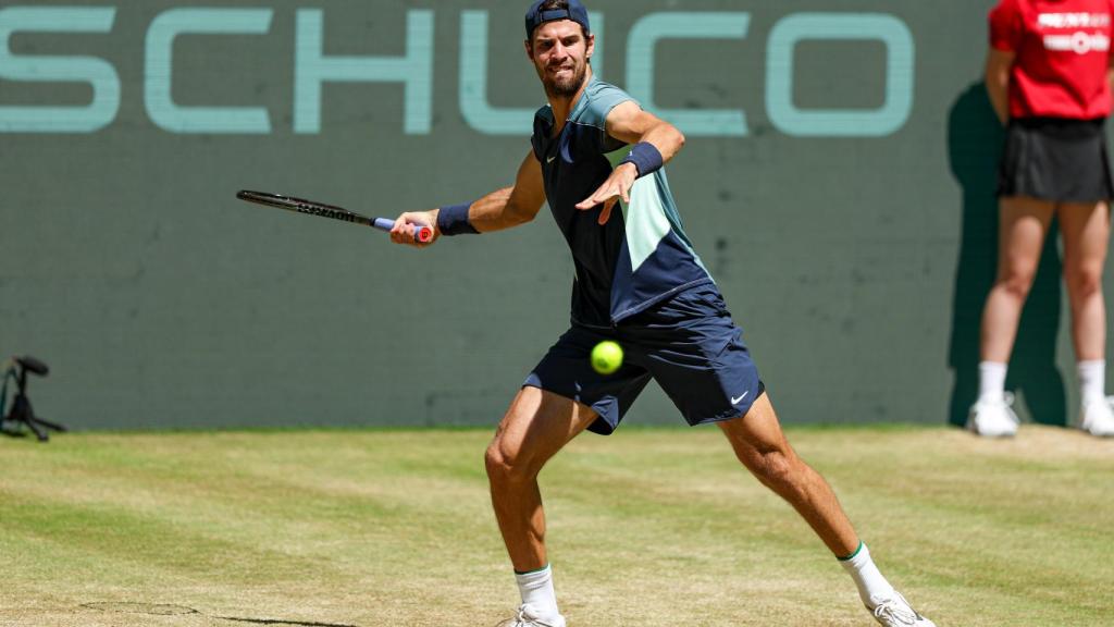 Khachanov disputando el torneo de Halle