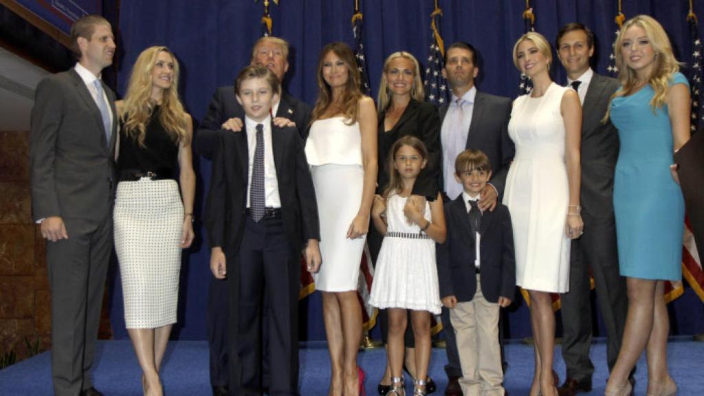 Donald Trump con su familia.