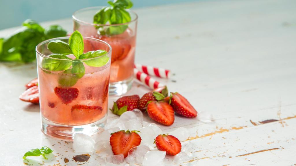 Dos limonadas de fresa.