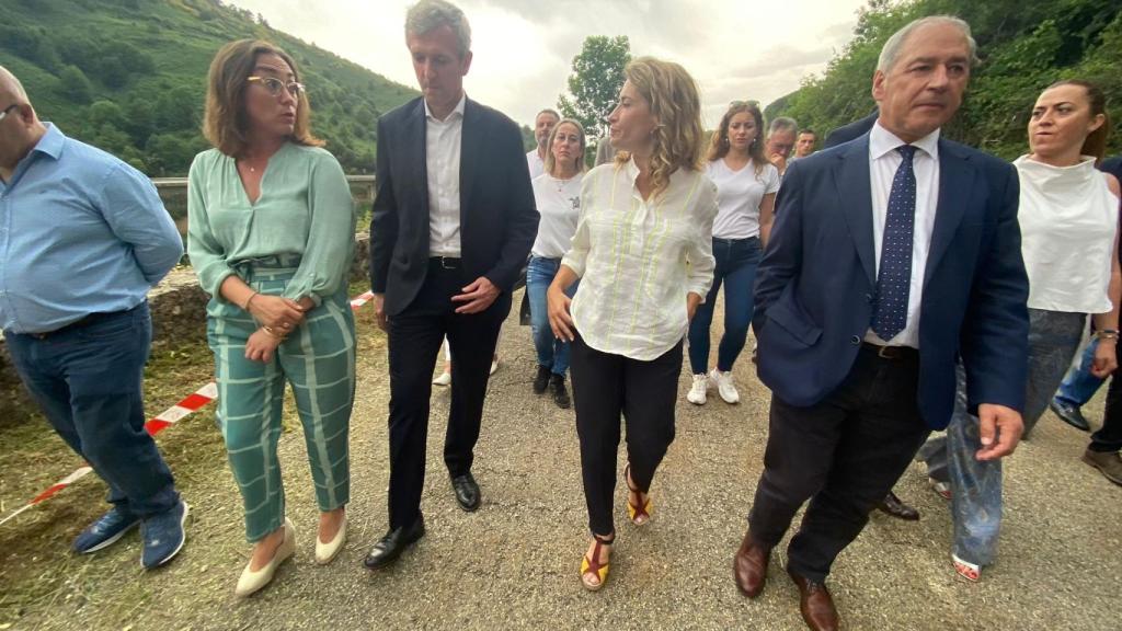 La ministra de Transportes, Raquel Sánchez, visita el derrumbe de la A-6 en el municipio de Vega de Valcarce (León)