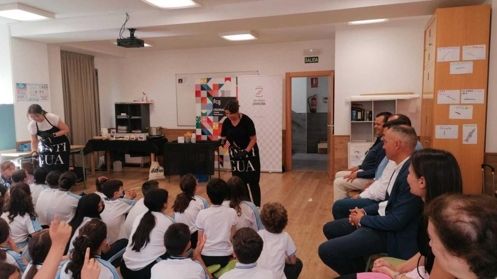 Alumnos del Colegio Medalla Milagrosa de Zamora en el taller de Fromago Educa