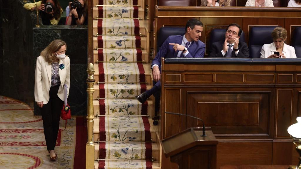 Nadia Calviño, Pedro Sánchez, José Manuel Albares y Yolanda Díaz, en el último Pleno celebrado en el Congreso.