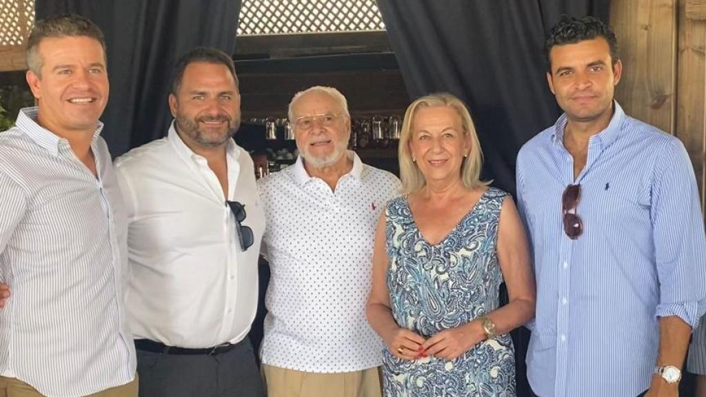 Luis Rodríguez, José García, Pedro Rodríguez, Francisca Caracuel y Carlos Rodríguez, participantes en el primer 'Construyendo Málaga', protagonizado por Sierra Blanca Estate.