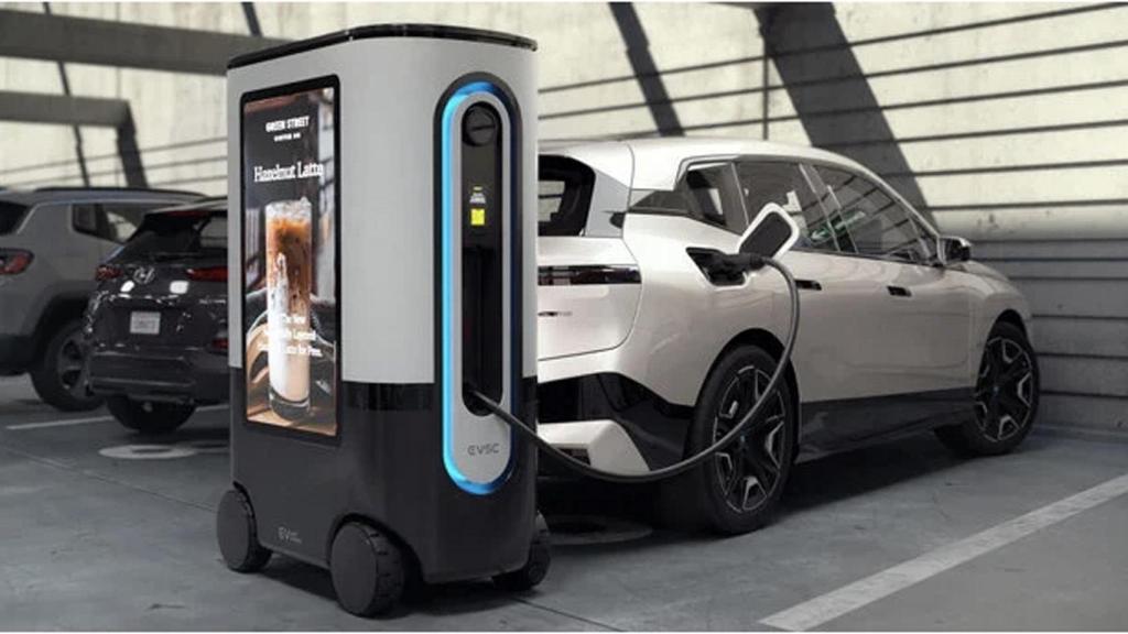 ZiGGY cargando un coche.