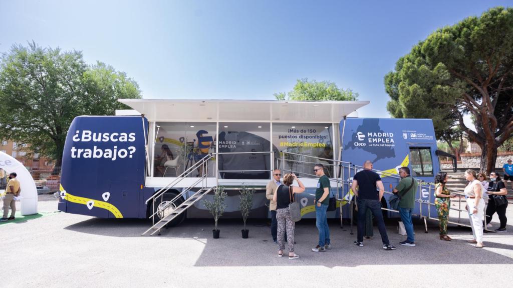 El 'autobús del empleo' de Clece en Madrid.