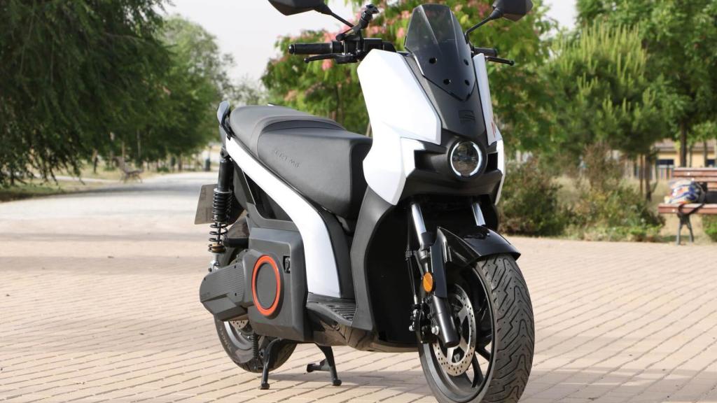 Ejemplo de una moto eléctrica que no pagaría en París.