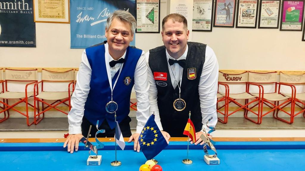 Cuadrado con el finalista Kevin Tran, jugador top 10  desde hace más de 20 años. Vive en Marsella, hemos entrenado mucho juntos, somos amigos, grandísimo jugador y persona, cuenta.