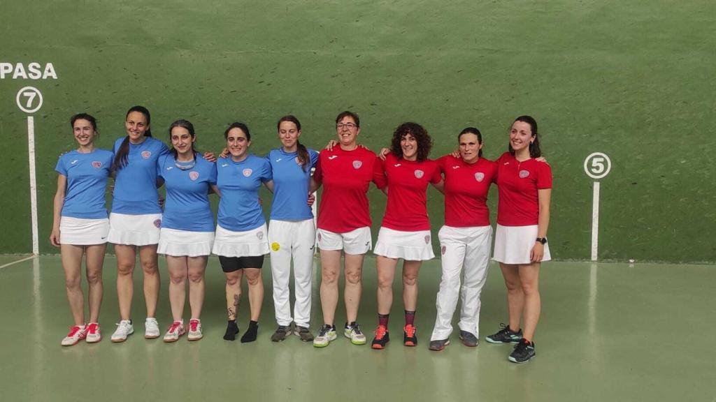 Imagen de las jugadoras de frontenis femenino
