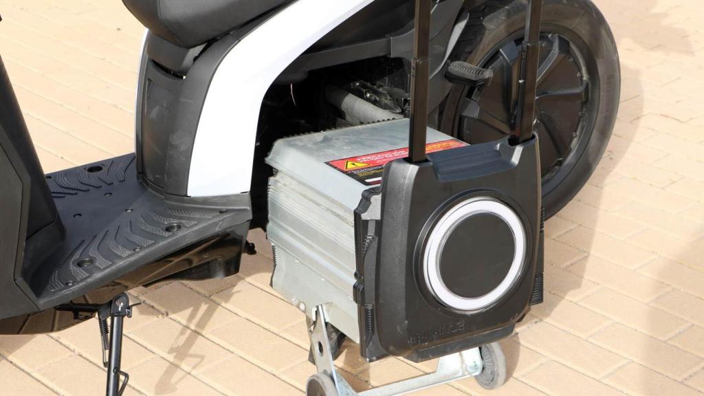 La batrería de la moto eléctrica Seat Mó 125 es extraíble.
