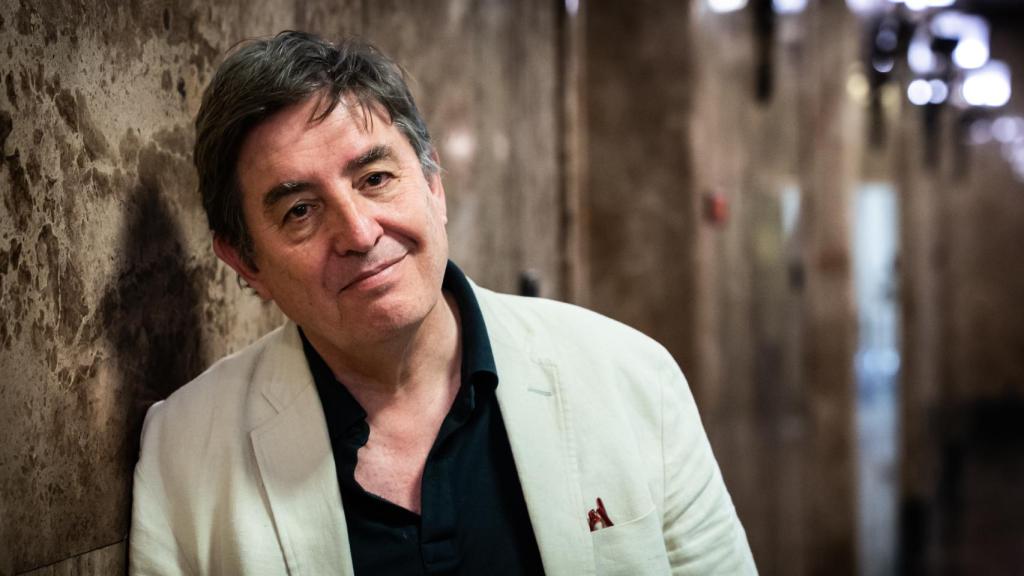 El poeta y director del Instituto Cervantes Luis García Montero presenta 'Prometeo'.