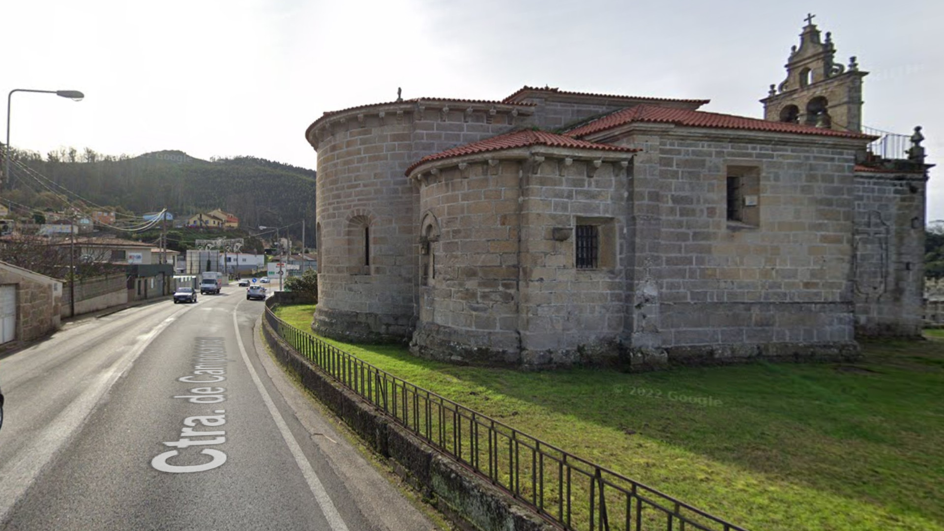 Tramo de la Carretera de Camposancos, a la altura de la Iglesia de San Salvador de Coruxo. Imagen: Google Maps