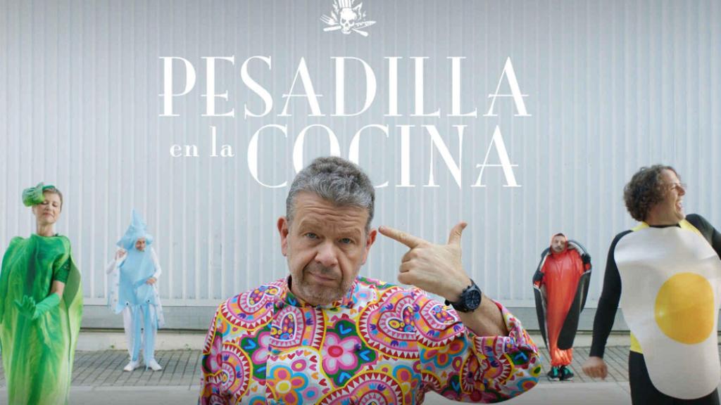 Alberto Chicote, presentando su programa 'Pesadilla en la Cocina', gracias al cual conoció Casa Carola.