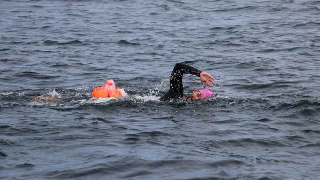 El ganador de la Travesía a Nado Batalla de Rande 2022, David Alcolado.