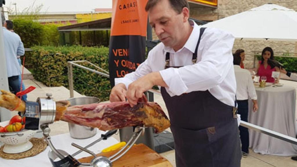 Corte de jamón en Peñafiel