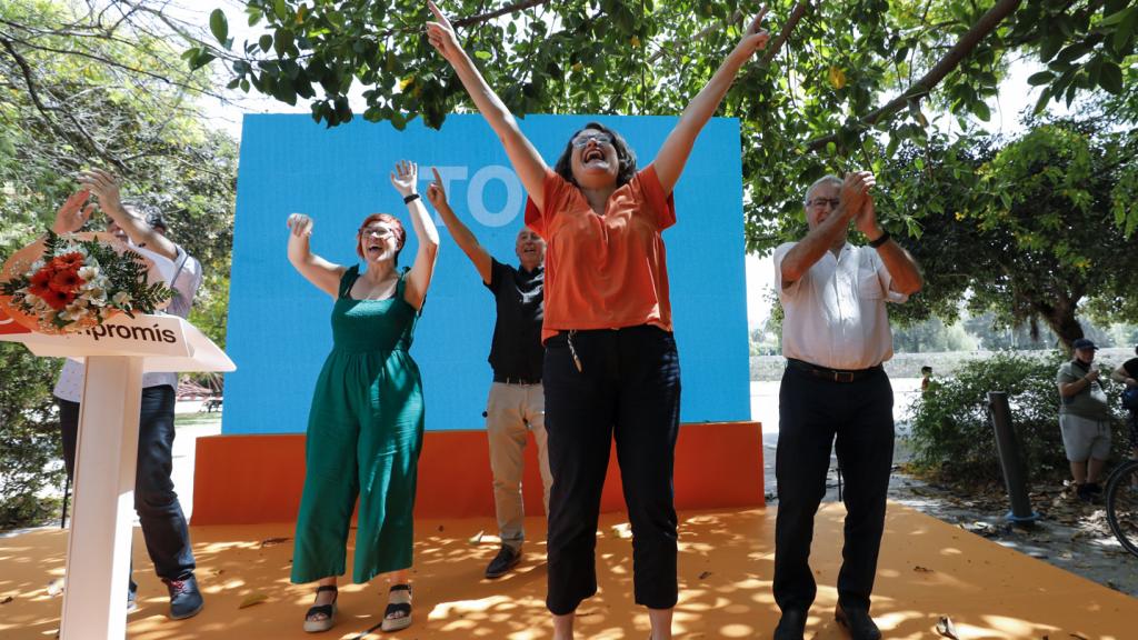 Mónica Oltra, en la fiesta de Compromís del sábado, junto a Joan Ribó, Joan Baldoví y Àgueda Micó.