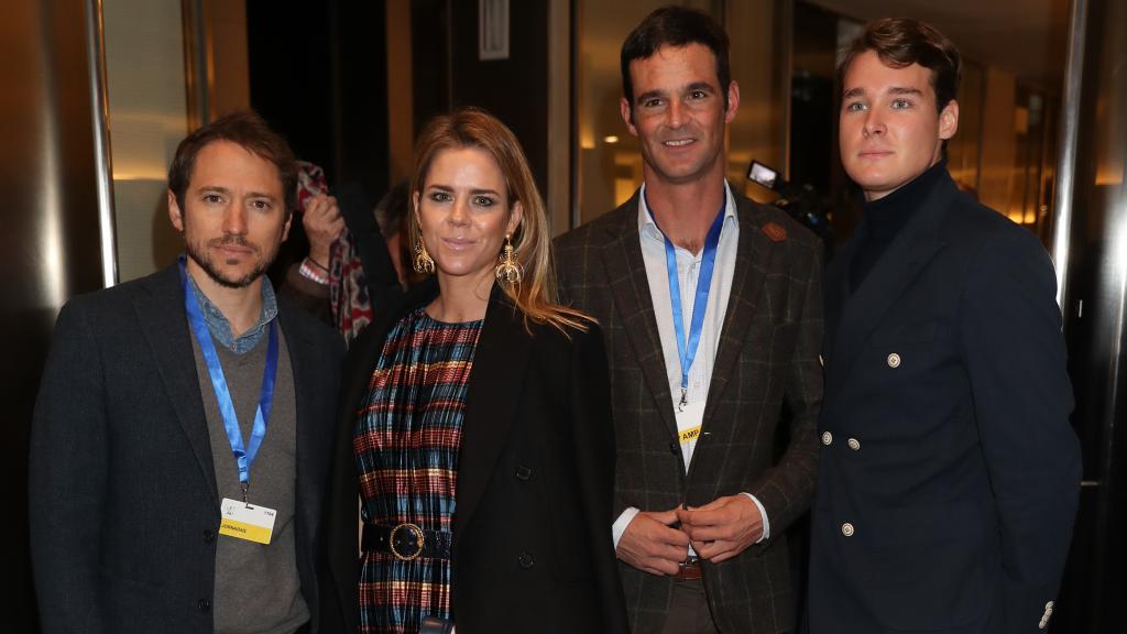 Amelia Bono y Manuel Martos junto a José Bono Jr. y el que fue su pareja y casi marido, Aitor Gómez, en una imagen tomada en 2019.