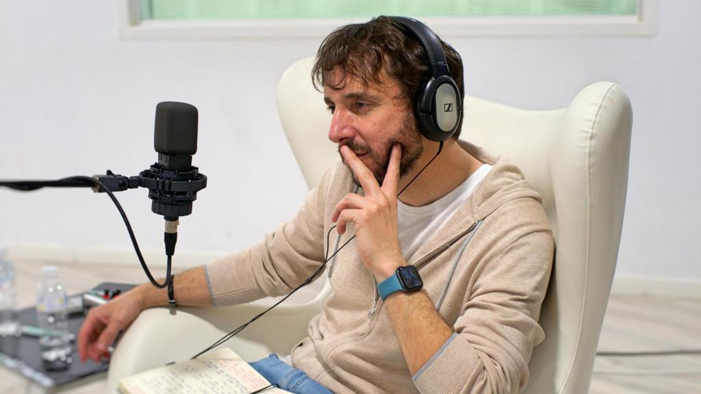 'Molo' Cebrián en la grabación de un podcast