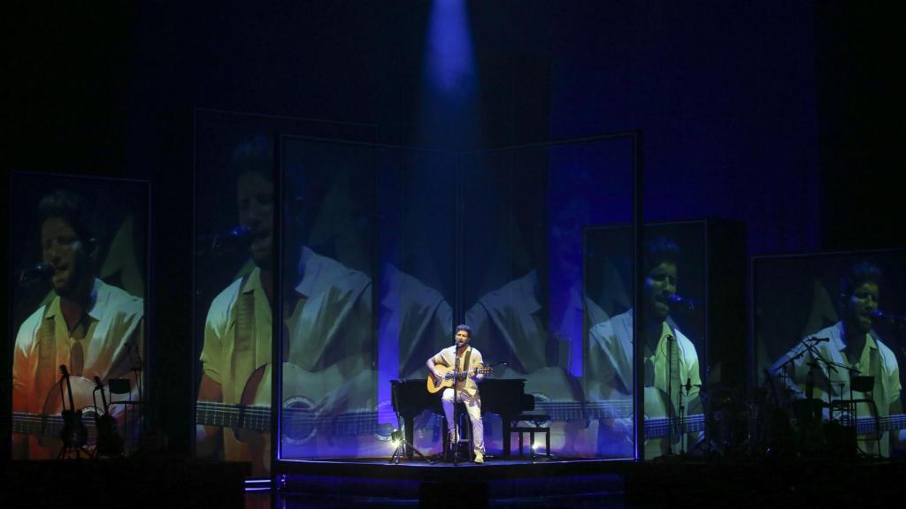 Pablo llevaba un alucinante juego de luces y pantallas.