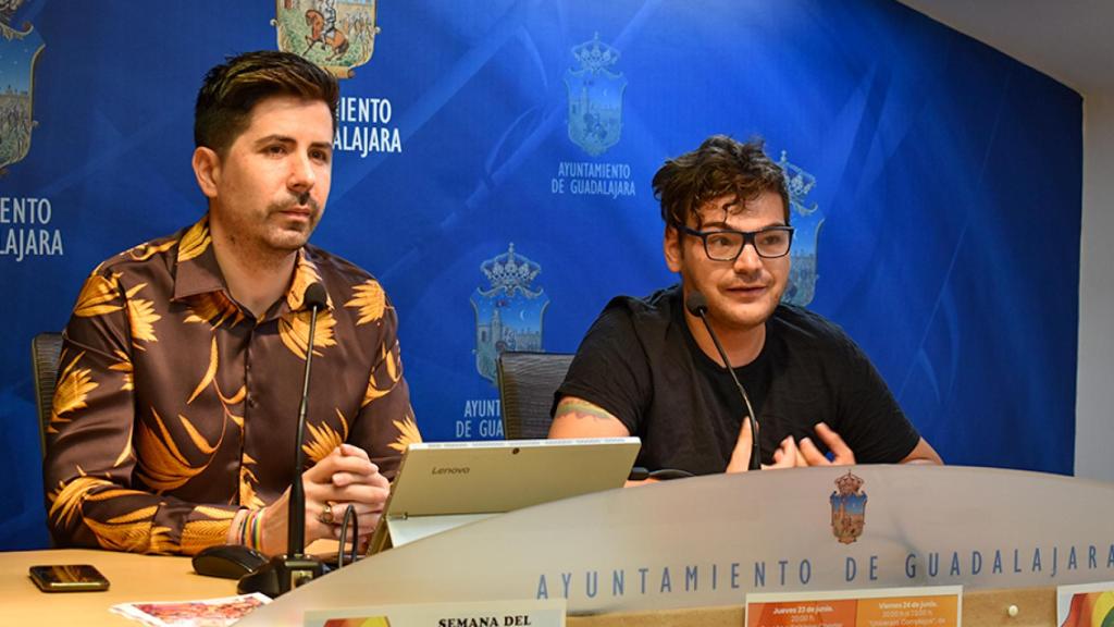 El concejal de Diversidad de Guadalajara, Ignacio de la Iglesia (izquierda), y Melquiades Luengo (derecha), de Wado Asociación.