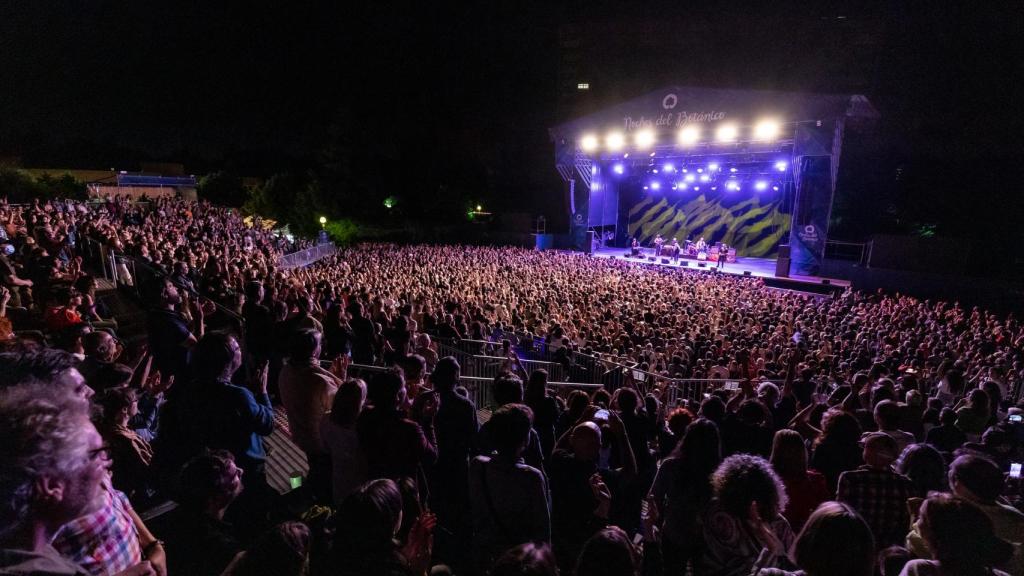 El público abarrotaba el espacio de Las Noches del Botánico durante la actuación de Patti Smith.