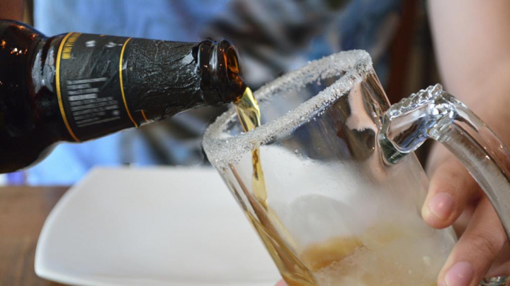 Este es el truco ideal para mejorar cualquier cerveza.