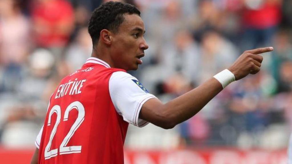 Hugo Ekitike, celebrando un gol con el Stade de Reims