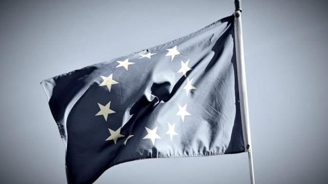 Momento de pacto de rentas y de un gobierno para el euro