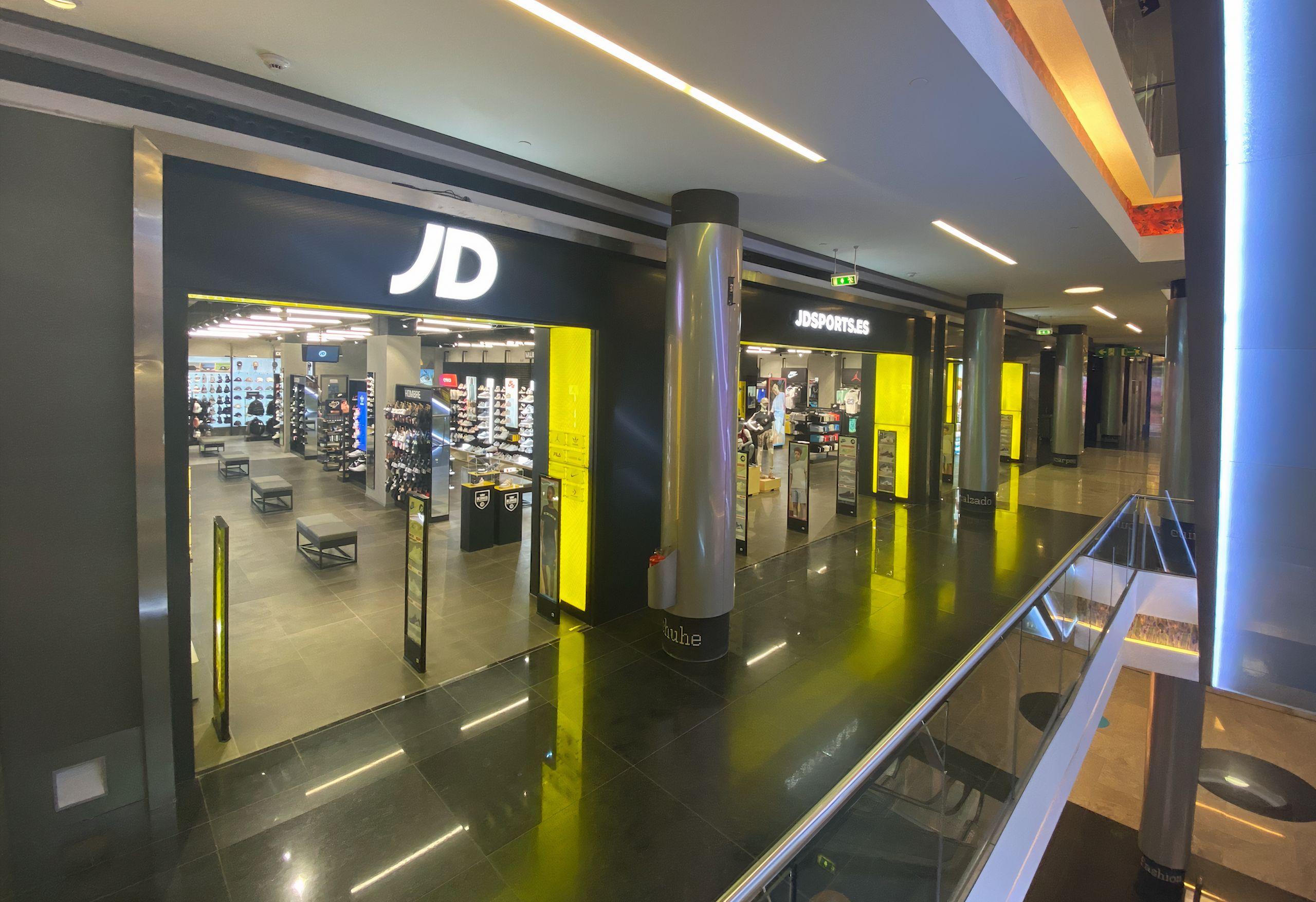 Exterior de la tienda de JD Sports en Marineda City, A Coruña.
