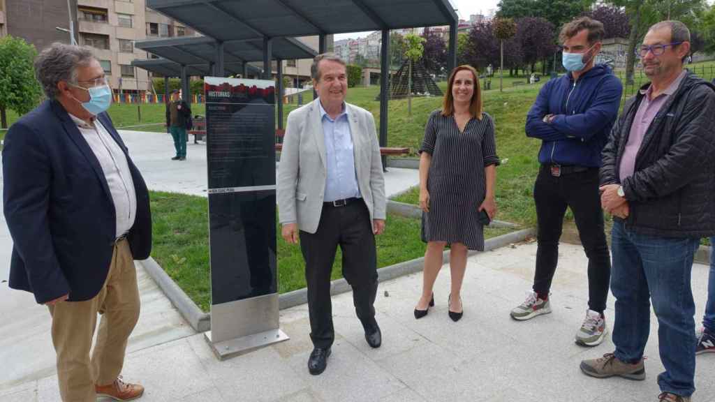 Descubrimiento de una de los paneles informativos.