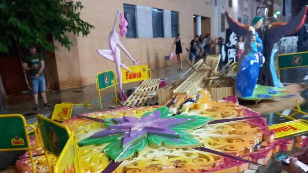 Las Hogueras La Marina y Barrio San Agustín, las afectadas por la tromba.