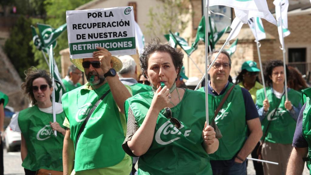 Los delegados del CSIF han recorrido este miércoles las calles de Toledo.
