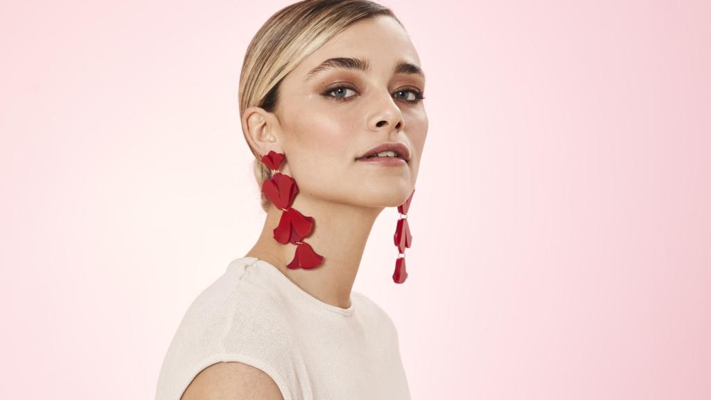 La maxi bisutería es una de las claves del éxito de Papiroga.