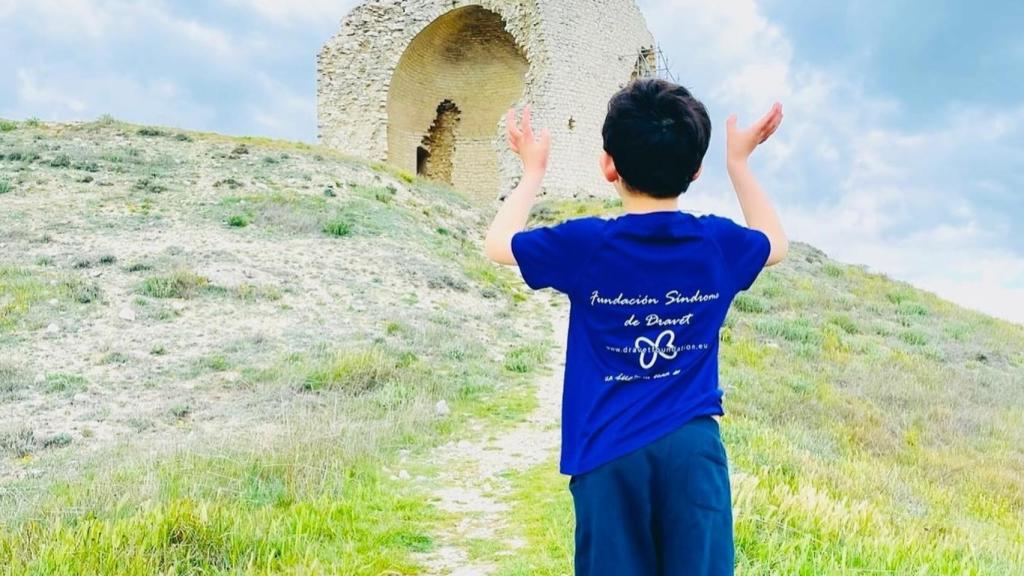 Marco, con una camiseta de la Fundación, en Mota del Marqués
