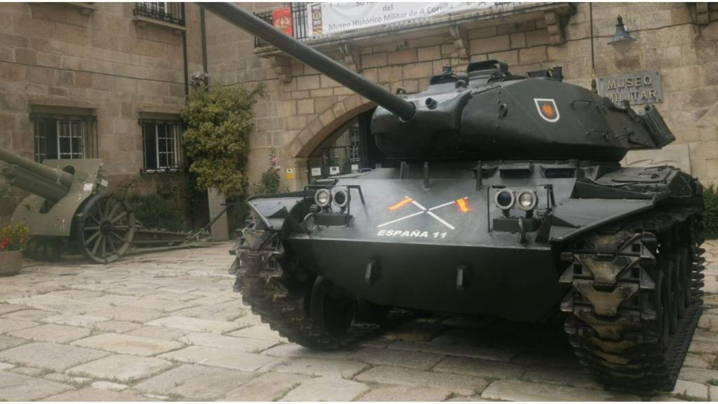 El carro de combate expuesto en A Coruña.