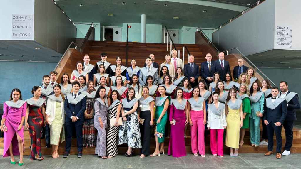 Alumnos de la XII Promoción del Grado de Enfermería de Ribera Povisa.