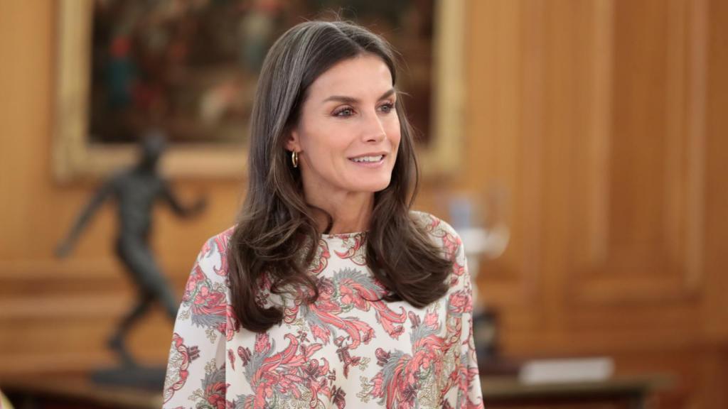 La Reina ha hecho de sus canas su sello de identidad.