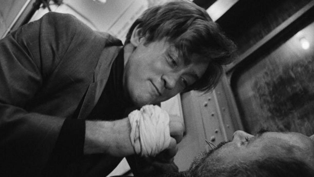 Martin Sheen en una escena de 'El Incidente' (1967), dirigida por Larry Peerce