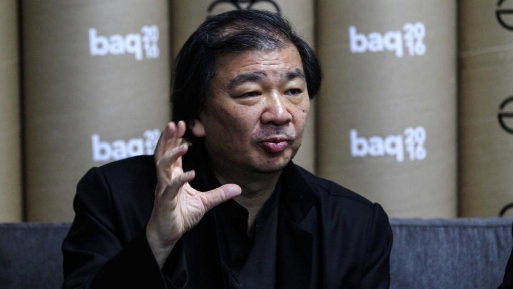 Fotografía de archivo (02/05/2016), del arquitecto japonés Shigeru Ban (Tokio, 1957)