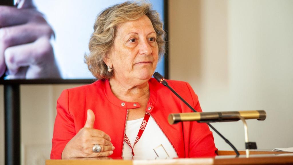 Pilar González de Frutos, presidenta de Unespa, durante su intervención en el curso de Apie.