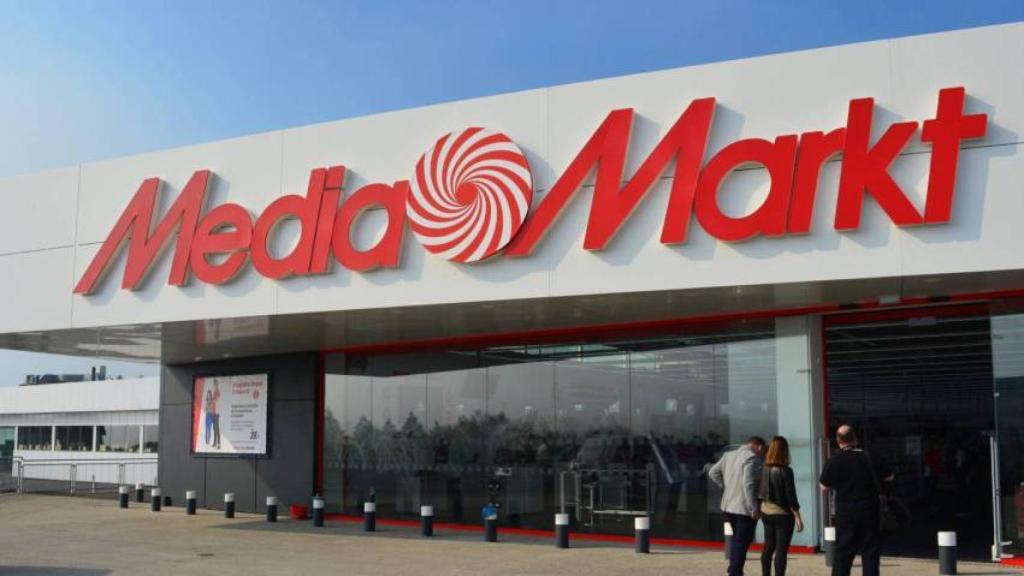 Fachada de un establecimiento Mediamarkt.