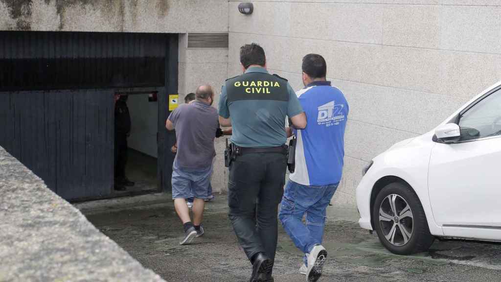 Llegada a los juzgados de Vigo de varios de los detenidos en el operativo contra el narcotráfico.