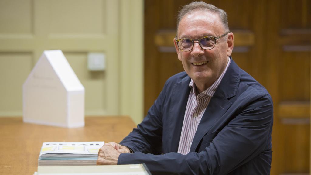 Román Fernández-Baca.