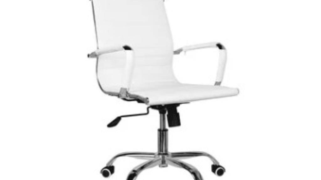 Silla de oficina blanca.