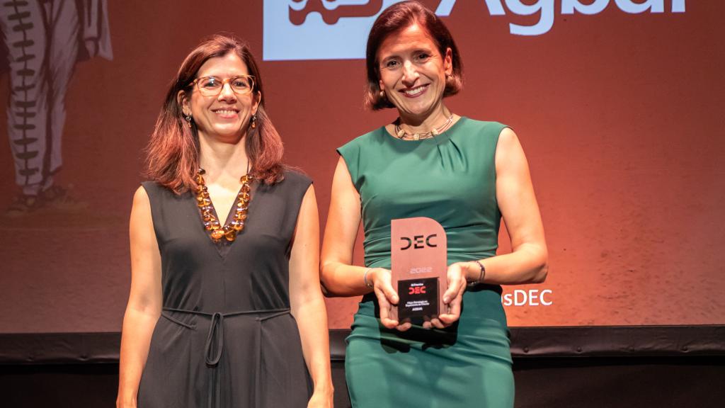 Representantes de Aquona reciben el galardón